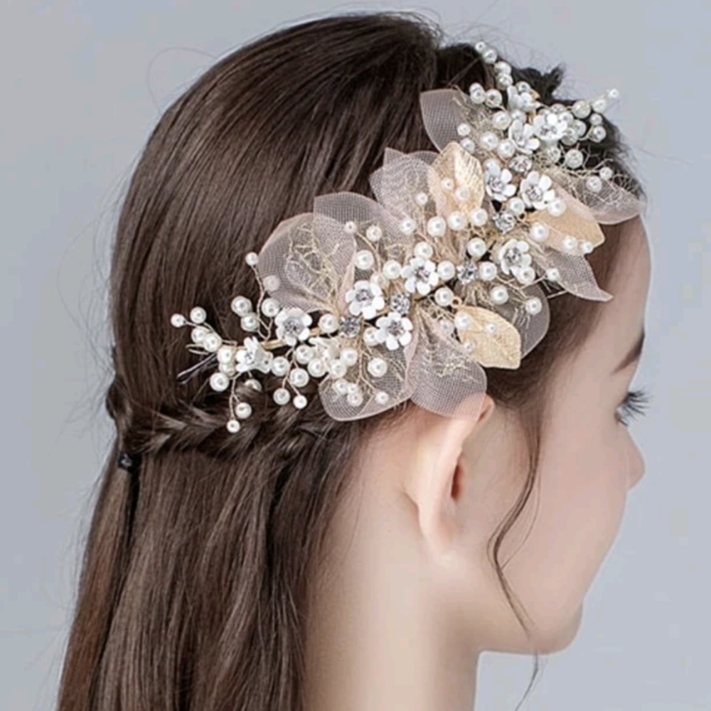 Pearl & Flower Hairpiece